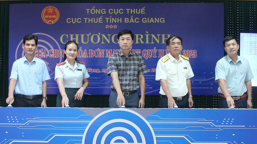 Bắc Giang, 15 khách hàng, trúng, hoá đơn may mắn, 2023