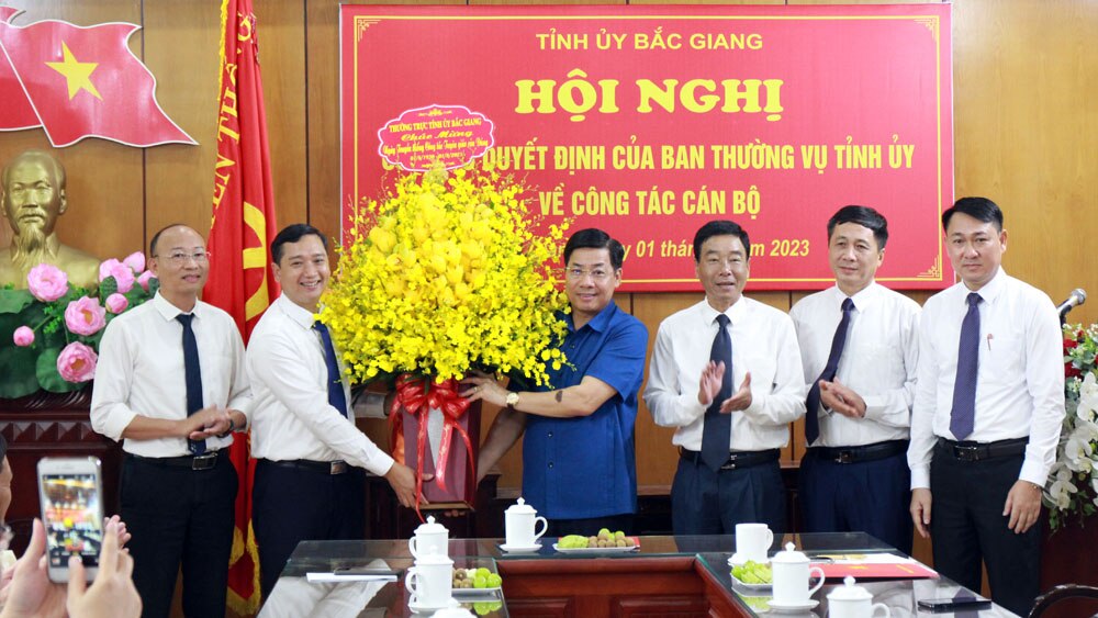 Bắc Giang, công tác cán bộ, bổ nhiệm Trưởng Ban Tuyên giáo, Bí thư Huyện ủy Lục Ngạn, Phó Chủ tịch Hội Nông dân tỉnh Bắc Giang