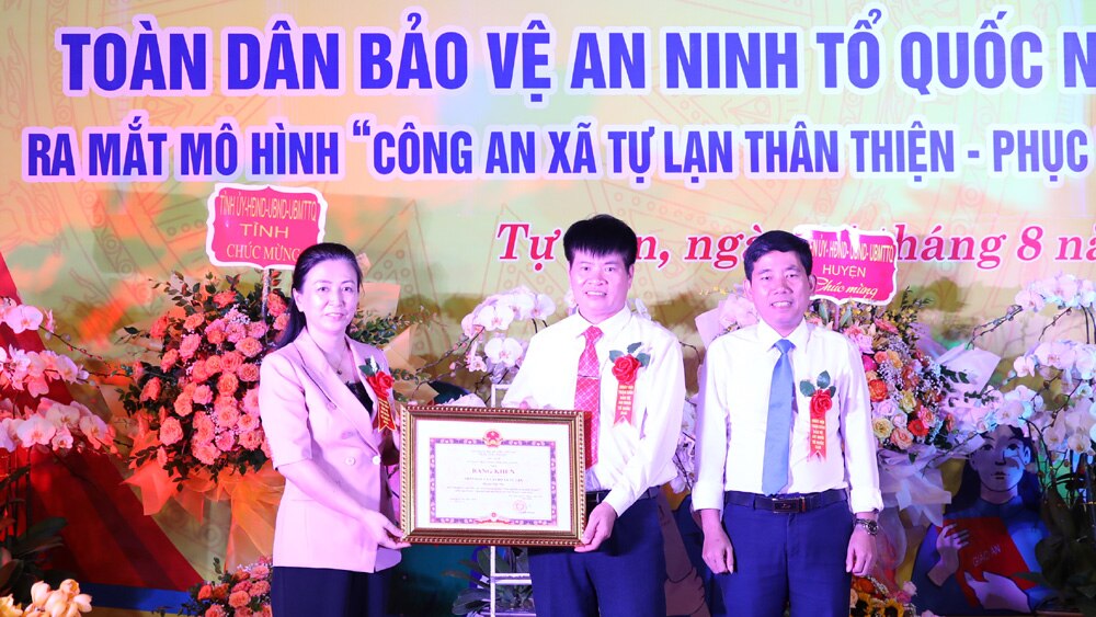 Phó Bí thư, Thường trực, Tỉnh ủy, Bắc Giang, Lê Thị Thu Hồng, dự ngày hội toàn dân, bảo vệ an ninh Tổ quốc, tại huyện Việt Yên