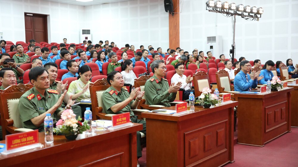 Bắc Giang, phối hợp, Liên đoàn Lao động tỉnh, Công an tỉnh, phong trào, toàn dân, bảo vệ, an ninh, Tổ quốc