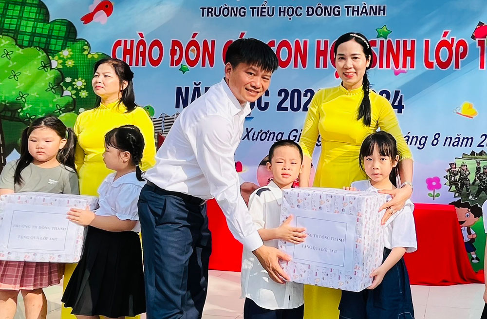 bắc giang, tựu trường, học sinh, lớp 1, náo nức, tiểu học ngô sĩ liên, dĩnh kế, giáo dục, thành phố