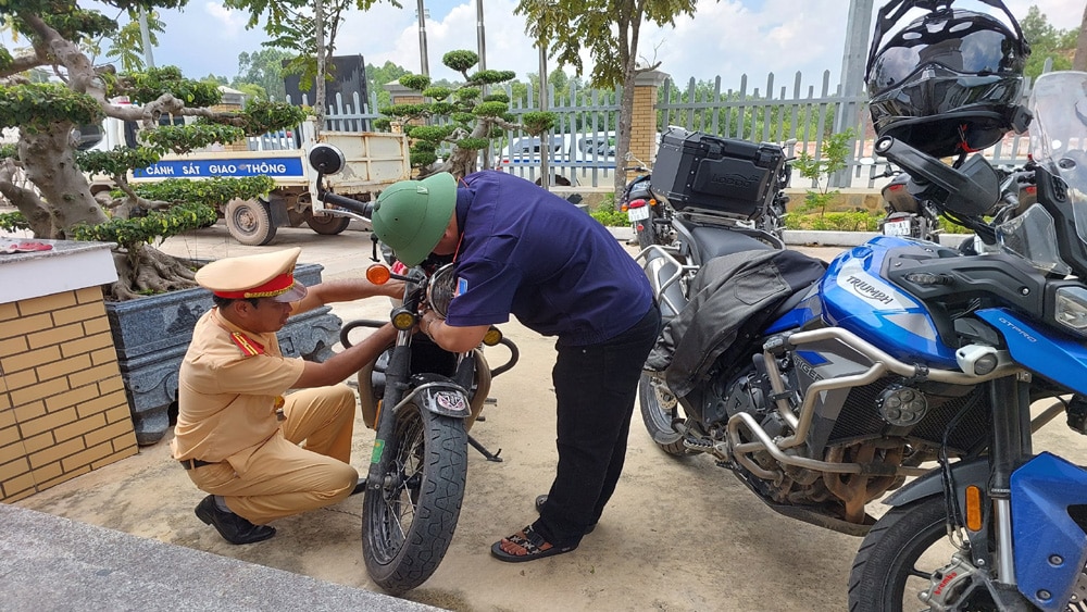 Bắc Giang, Đoàn xe, phân khối lớn, đi vào cao tốc, đâm bị thương, cảnh sát giao thông