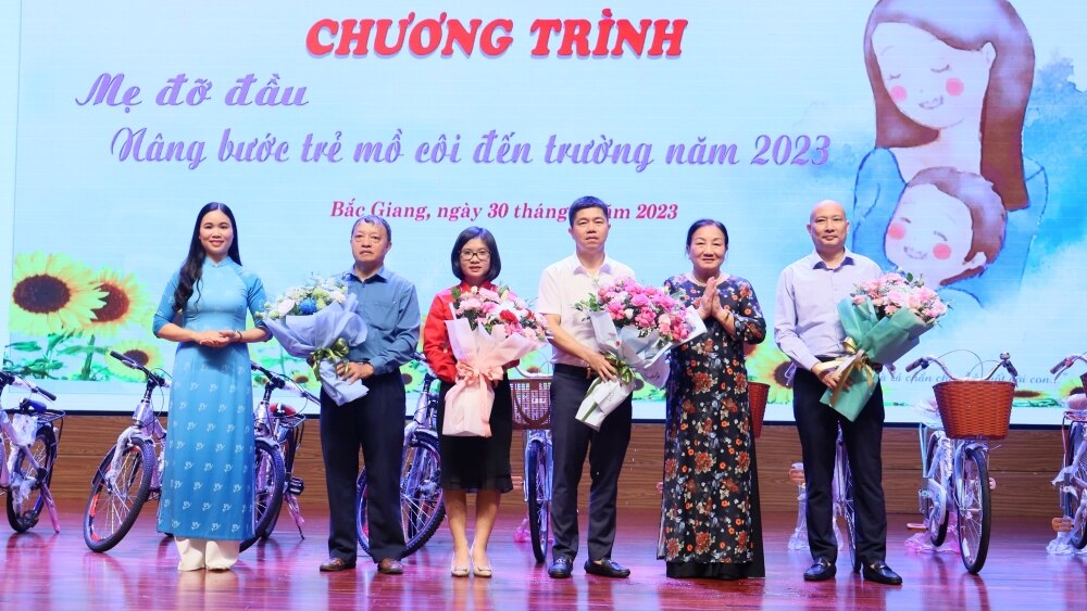 phụ nữ, Bắc Giang, khuyến học, khuyến tài