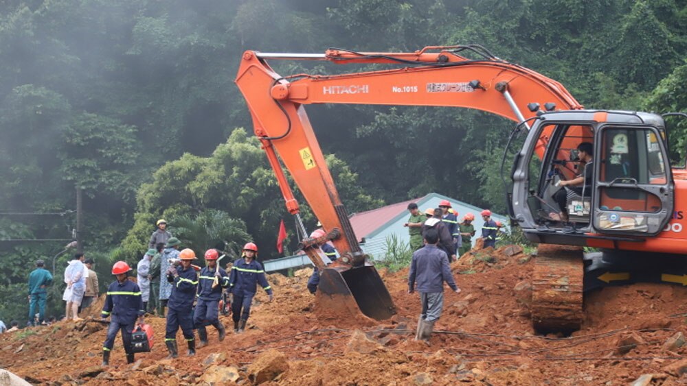 Đề nghị, tặng Huân chương Dũng cảm, Phạm Ngọc Anh, sạt lở đèo Bảo Lộc, Trạm CSGT Mađagui