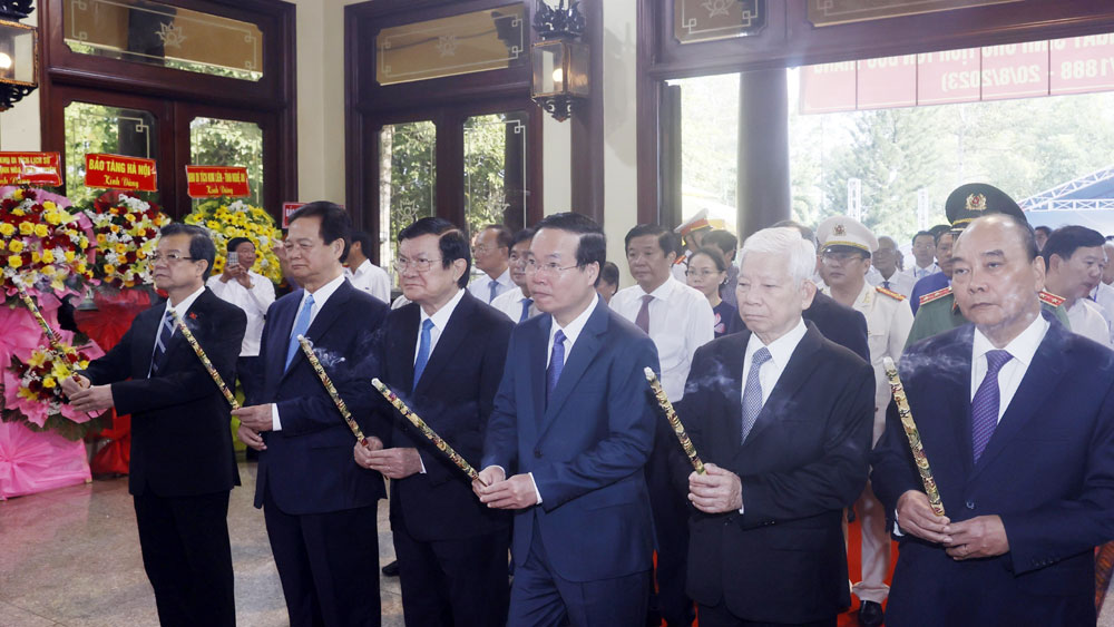 Chủ tịch nước Võ Văn Thưởng, dâng hương , tưởng niệm Chủ tịch Tôn Đức Thắng, Ngày sinh Chủ tịch Tôn Đức Thắng