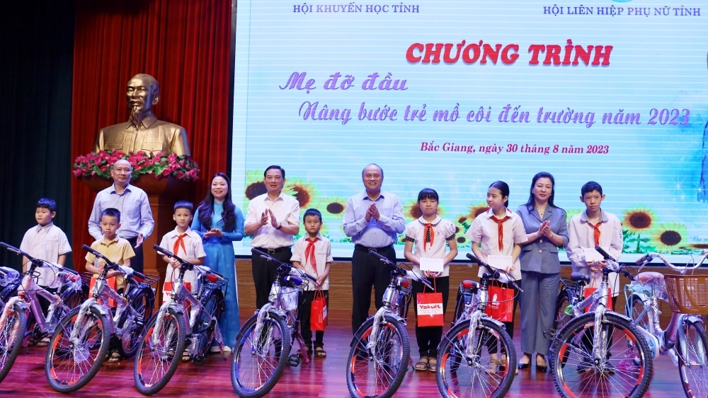 phụ nữ, Bắc Giang, khuyến học, khuyến tài