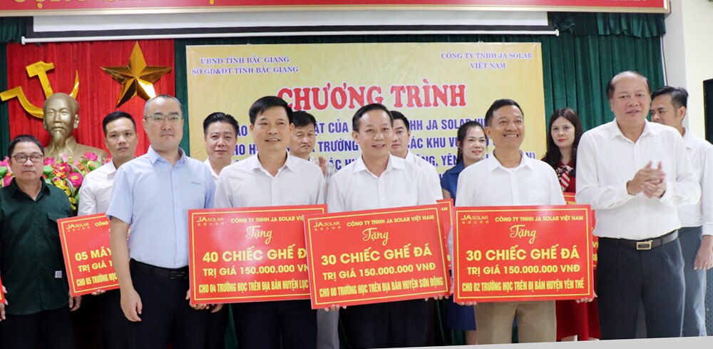 Học sinh, công ty ja solar, bắc giang, tặng quà, trung thu