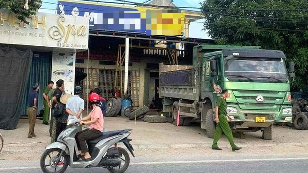 Nổ lốp ô tô, sửa chữa, 2 người tử vong tại chỗ