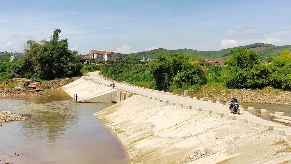 tin tức bắc giang, bắc giang, đầu tư hạ tầng, thiết yếu, chương trình mục tiêu quốc gia,  phát triển, tiến độ xây dựng, giải ngân vốn, hỗ trợ giảm nghèo, công trình hạ tầng, đồng bào, dân tộc thiểu số