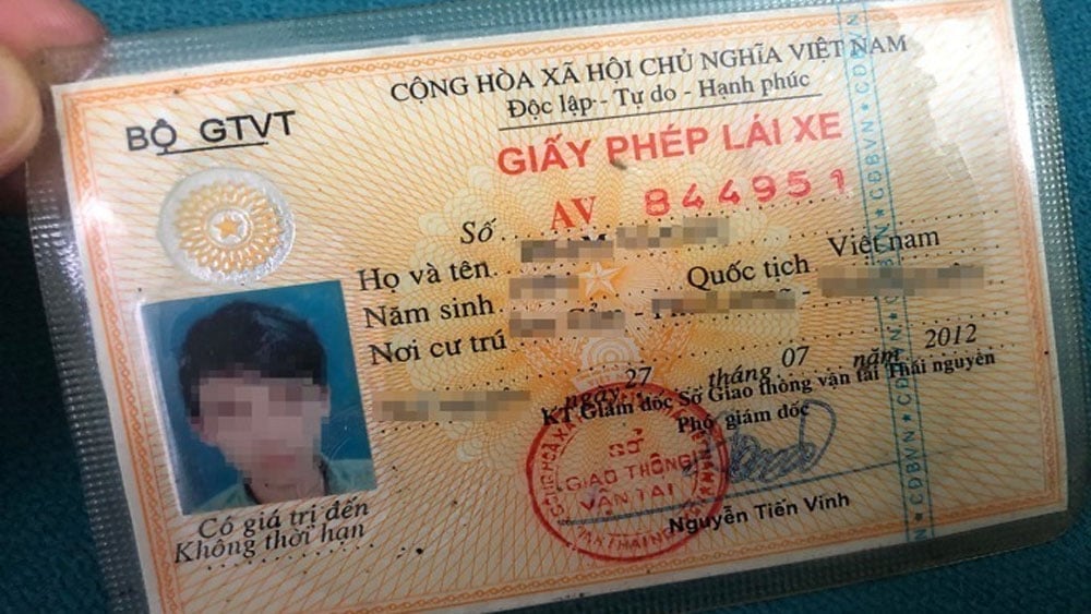 Giảm phí đổi giấy phép lái xe, cấp hộ chiếu, trực tuyến