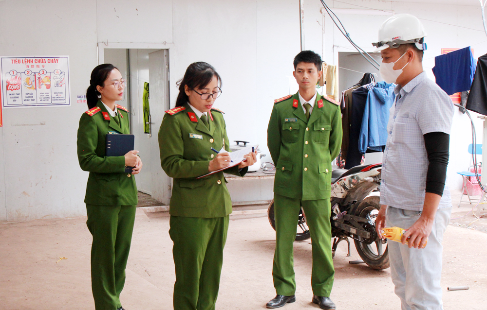 tin tức bắc giang, bắc giang, cảnh sát phòng cháy, cứu nạn, cứu hộ, nguy cơ cháy nổ, dịp cuối năm, nâng cao ý thức phòng cháy, chữa cháy, hệ thống điện,  kiểm soát nguồn nhiệt, lửa