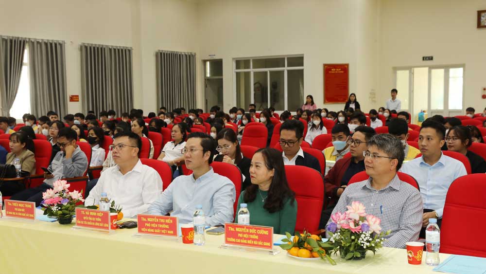 Tọa đàm, khoa học và công nghệ, Trường Cao đẳng Công nghệ Việt - Hàn Bắc Giang, học sinh, sinh viên, giáo dục, đào tạo