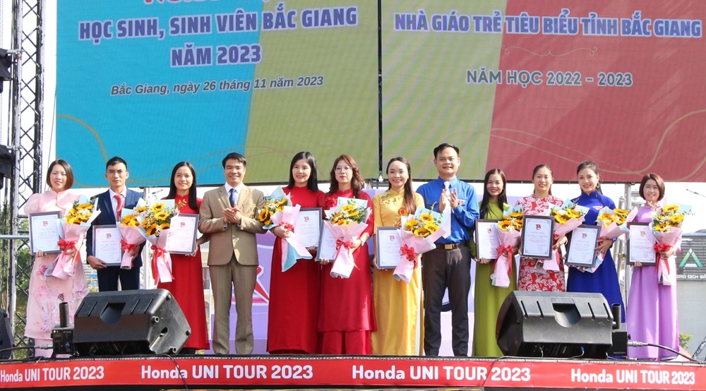 tin tức bắc giang, ngày hội học sinh sinh viên, học sinh 3 tốt, sân chơi tiếng anh, tỉnh đoàn