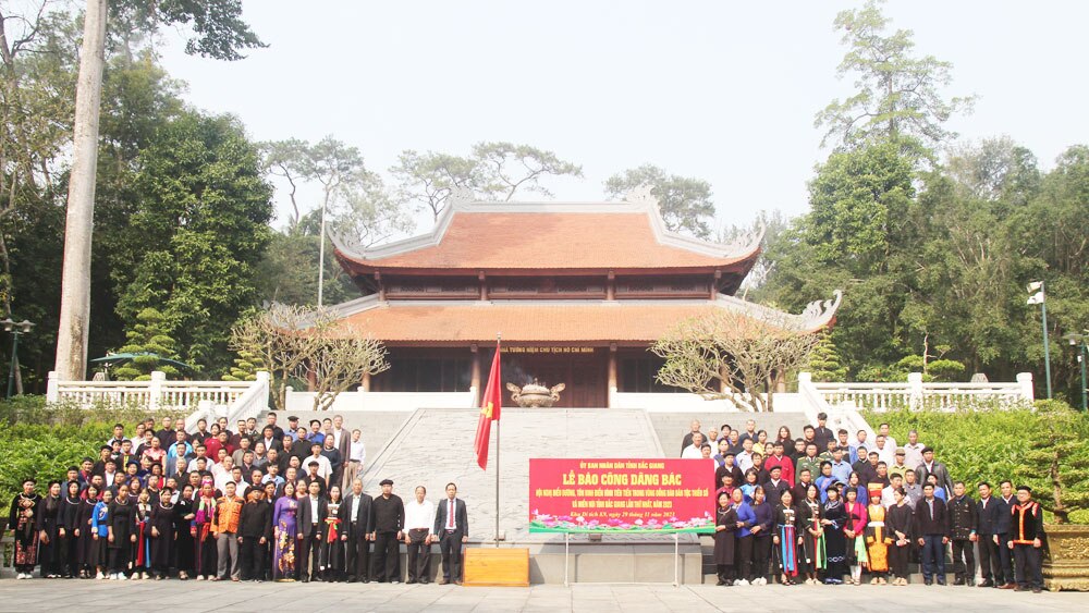 bắc giang, dân tộc, báo công, dâng Bác, K9, Đá chông, Ban Dân tộc tỉnh.