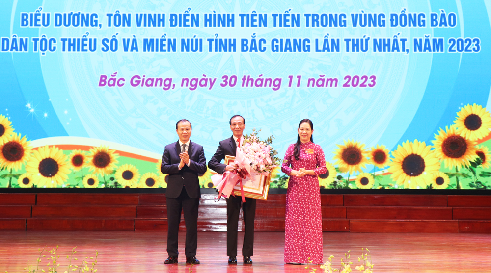 bắc giang, DTTS, điển hình, biểu dương