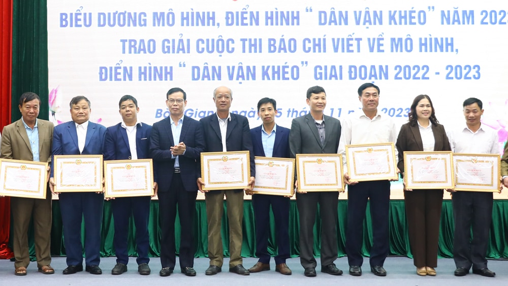 Bắc Giang, Ban Dân vận, Hội Nhà báo tỉnh, biểu dương, khen thưởng, dân vận khéo.