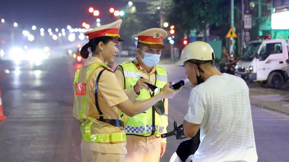 tin tức bắc giang, bắc giang, vi phạm nồng độ cồn, vi phạm trật tự an toàn giao thông, Cảnh sát cơ động, lập biên bản vi phạm hành chính, Công an tỉnh Bắc Giang