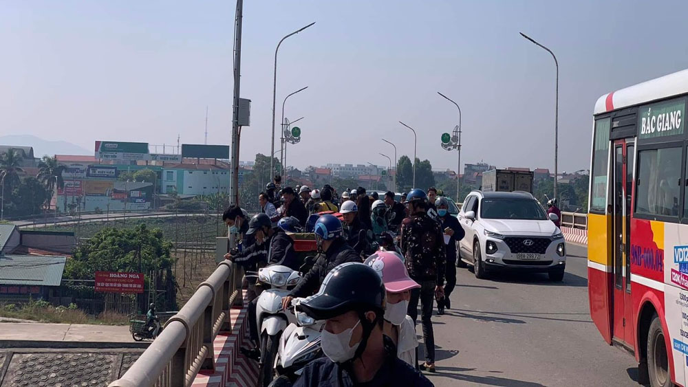 công an thành phố bắc giang, người phụ nữ nghi nhảy cầu sông thương, bắc giang