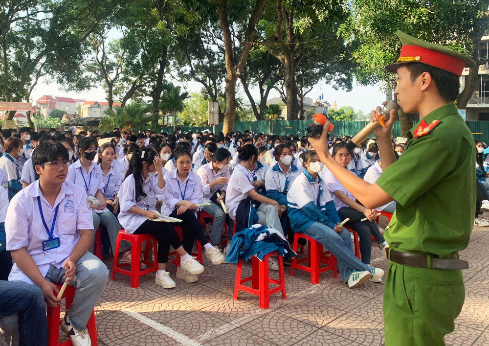 thuốc lá, điện tử, hương liệu, ma tuý, học sinh, Bắc Giang