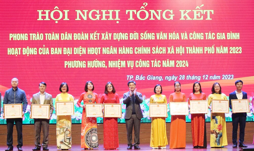 tin tức bắc giang, phong trào toàn dân đoàn kết xây dụng đời sống văn hóa, công tác gia đình, hoạt động HĐQT Ngân hàng CSXH TP