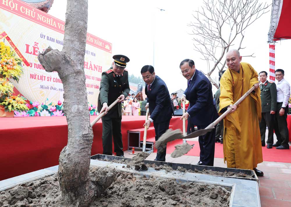 Bắc Giang, Khánh thành, Khu tưởng niệm Anh hùng LLVT Cao Kỳ Vân, Công an Nhân dân, nữ liệt sĩ Công An