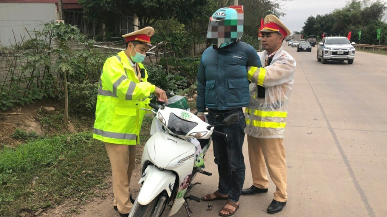 Lục Nam, Tuần tra, giao thông, phát hiện, pháo nổ