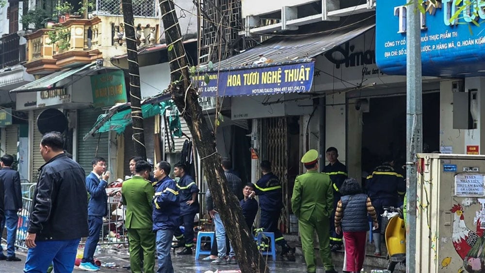 Khẩn trương điều tra, làm rõ nguyên nhân, khắc phục hậu quả, vụ cháy tại số 4 Hàng Lược, Hà Nội