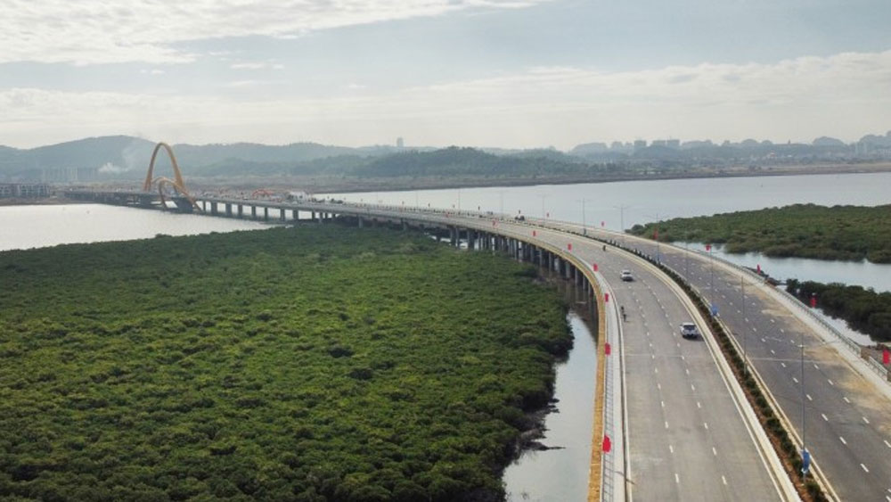 Quảng Ninh, khánh thành, cầu nối hai bờ vịnh Cửa Lục, Cầu Bình Minh