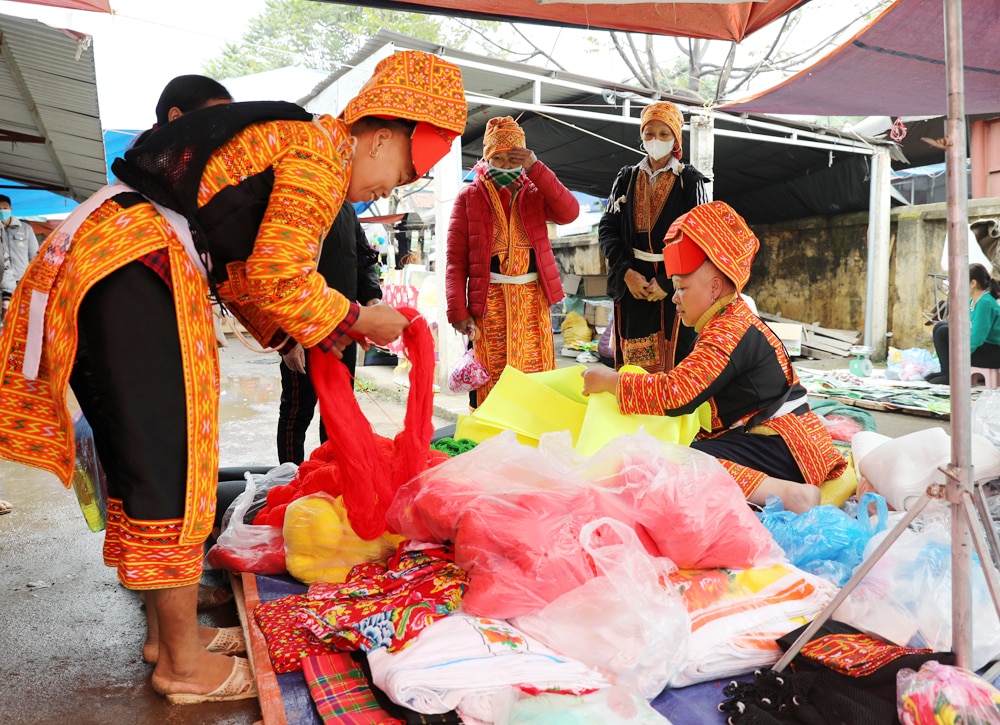 tin tức bắc giang, bắc giang, Nhộn nhịp, phiên chợ Vân Sơn, chợ vùng cao, hàng hóa, Tết Nguyên đán, Phiên chợ vùng cao, Chợ Vân Sơn