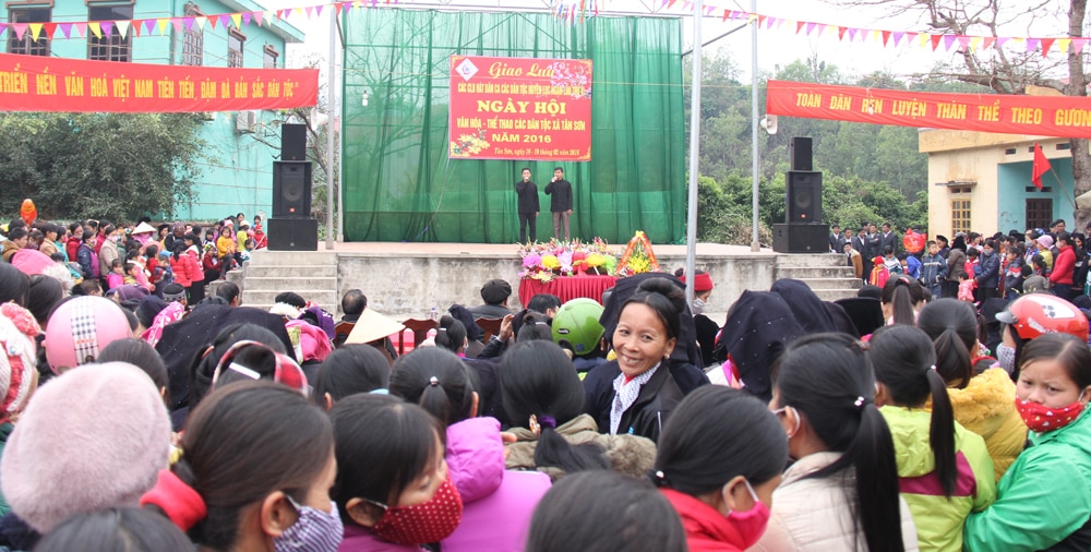 Chợ phiên, Tân Sơn, Thác Lười, Lục Ngạn, vùng cao, chợ tình, vỉ thiều, mùa xuân, Bắc Giang