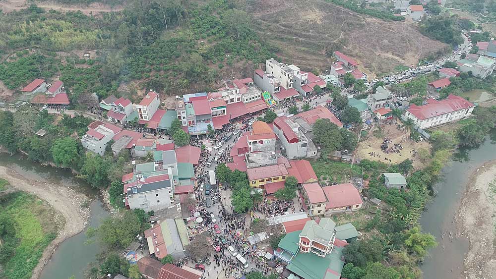 Hội hát Sloong hao và Phiên chợ xuân vùng cao huyện Lục Ngạn, lễ hội, hội xuân, Bắc Giang,Lục Ngạn, Tân Sơn