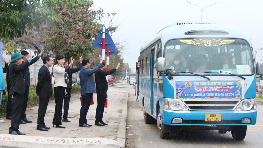 tin tức bắc giang, chuyến xe, đưa công nhân, về quê, đón tết