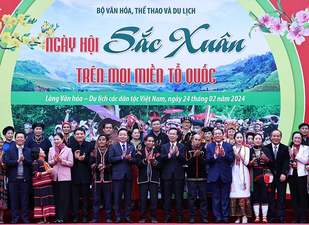 Làng Văn hóa - Du lịch các dân tộc Việt Nam,Sắc Xuân trên mọi miền Tổ quốc,Chủ tịch nước,Võ Văn Thưởng