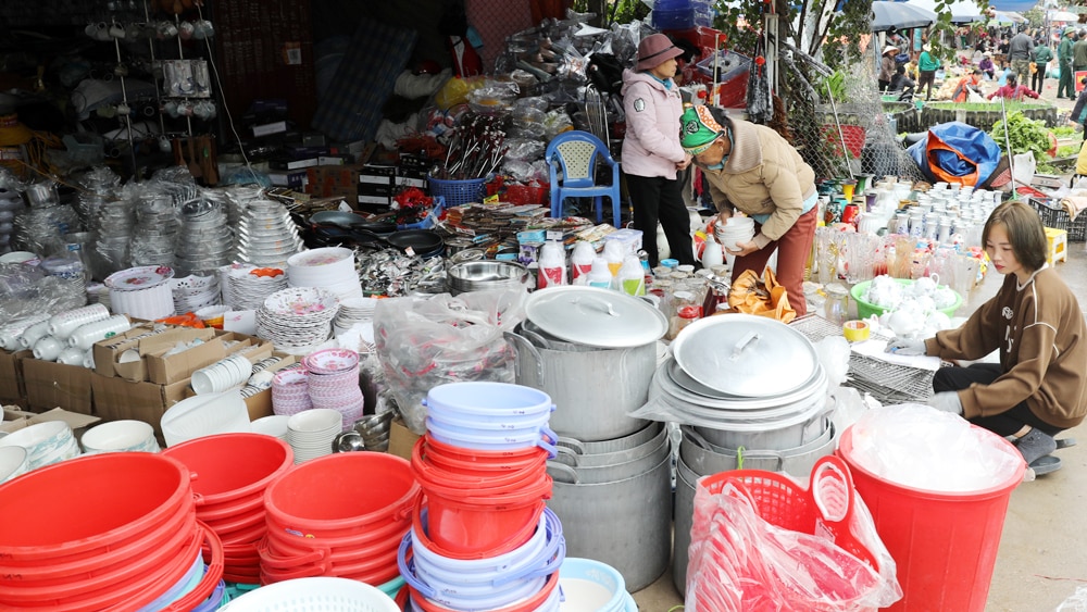 tin tức bắc giang, bắc giang, Nhộn nhịp, phiên chợ Vân Sơn, chợ vùng cao, hàng hóa, Tết Nguyên đán, Phiên chợ vùng cao, Chợ Vân Sơn