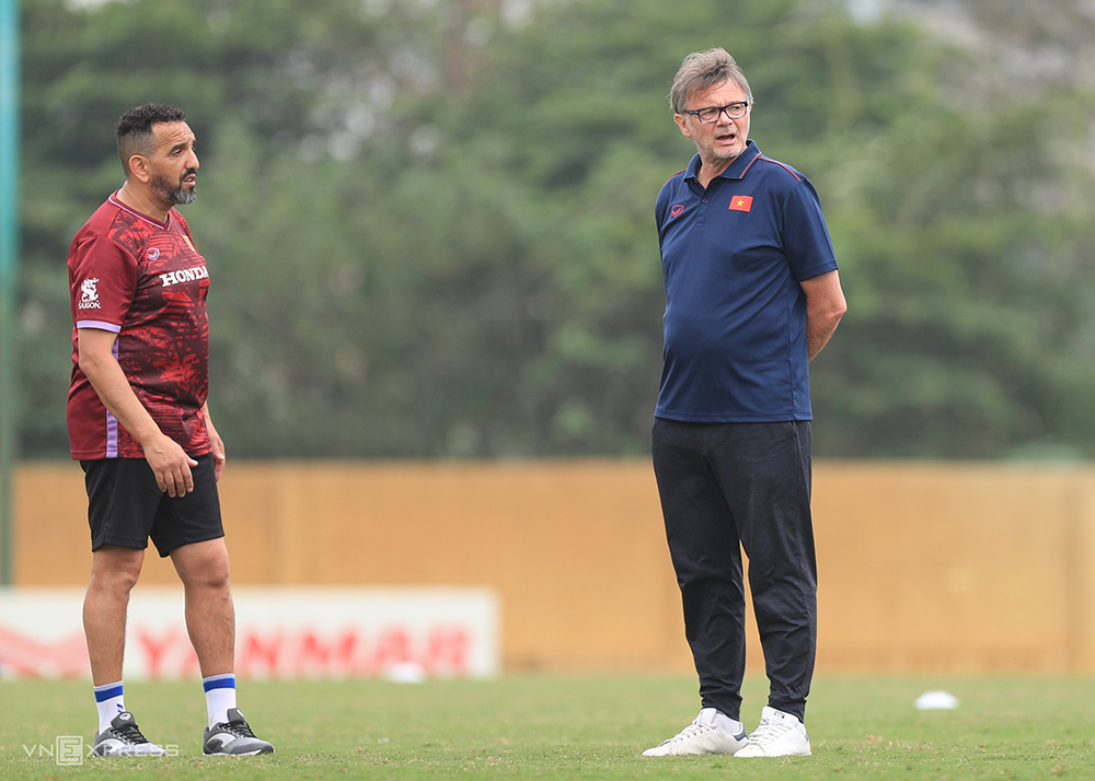 Đội tuyển bóng đá Việt Nam,Philippe Troussier,Đội tuyển bóng đá U23 Việt Nam,U23 châu Á 2024,Vòng loại World Cup 2026,Moulay Azzeggouarh