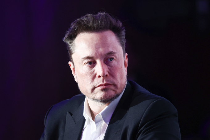 Tỷ phú Elon Musk, Mỹ, Mỹ viện trợ Ukraine