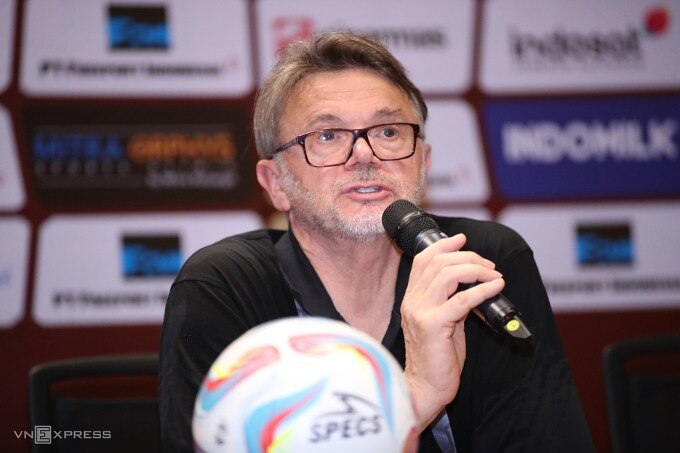 HLV Troussier, Việt Nam thua Indonesia, vòng loại World Cup 2026