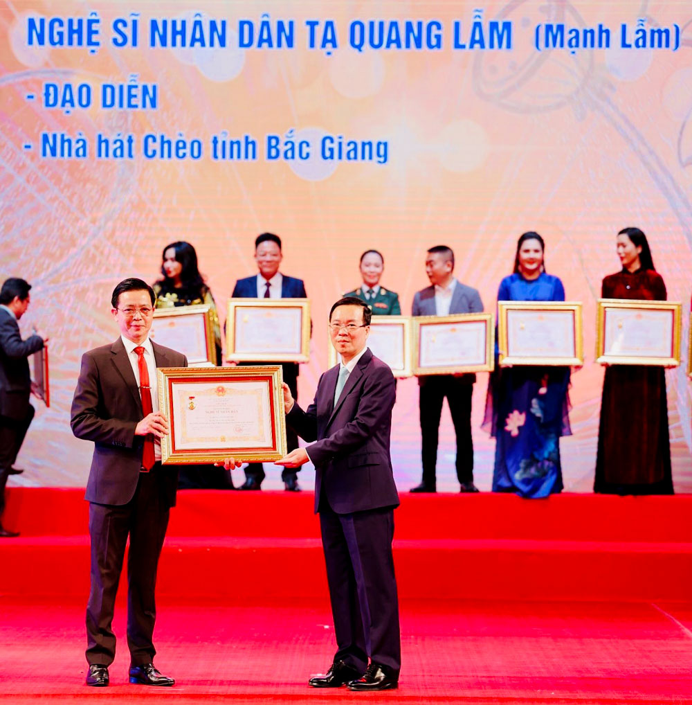 Bắc Giang, Tạ Quang Lẫm, Mai Lan, Nghệ sĩ Nhân dân, Nghệ sĩ Ưu tú, nhà hát chèo bắc giang