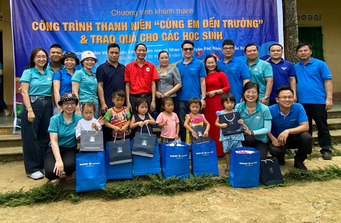 Khánh thành công trình “Cùng em đến trường” điểm Trường Mầm non Ngảm Váng ảnh 5