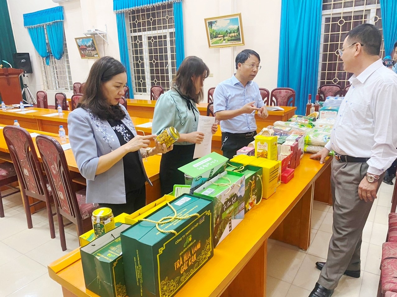 bac-kan-cong-nhan-27-san-pham-cong-nghiep-nong-thon-tieu-bieu-cap-tinh-nam-2024_6618f1a9cde7b.jpeg