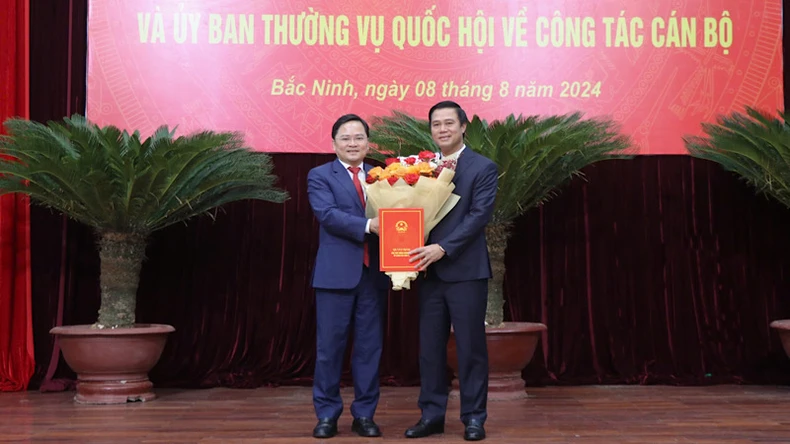 Bắc Ninh công bố các quyết định của Trung ương về công tác cán bộ ảnh 6