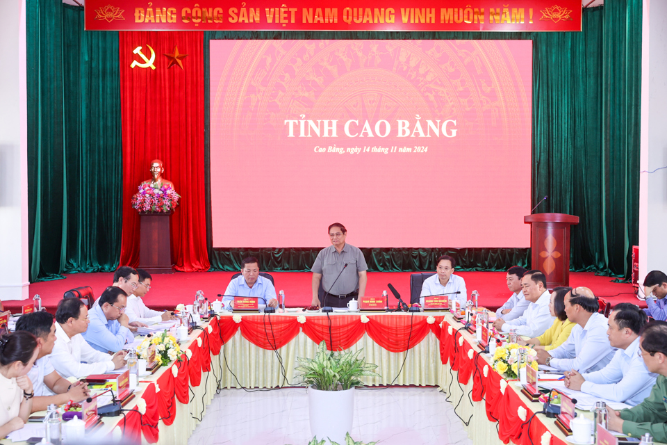 Thủ tướng: Hoàn thành 2 tuyến cao tốc tại Cao Bằng-Lạng Sơn ngay trong năm 2025 - Ảnh 2