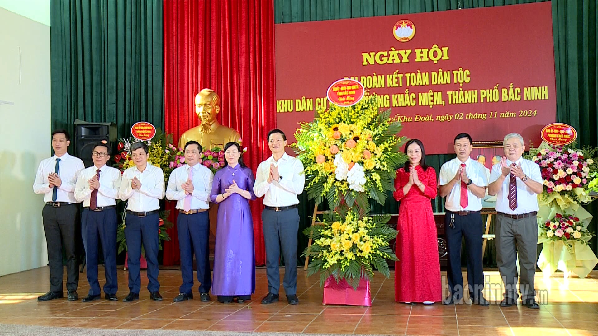 ld_tinh_tang_hoa_mung_ngay_hoi