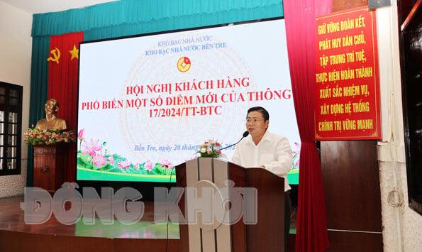 Phó giám đốc Kho bạc Nhà nước Bến Tre Võ Thanh Tâm phát biểu khai mạc hội nghị.