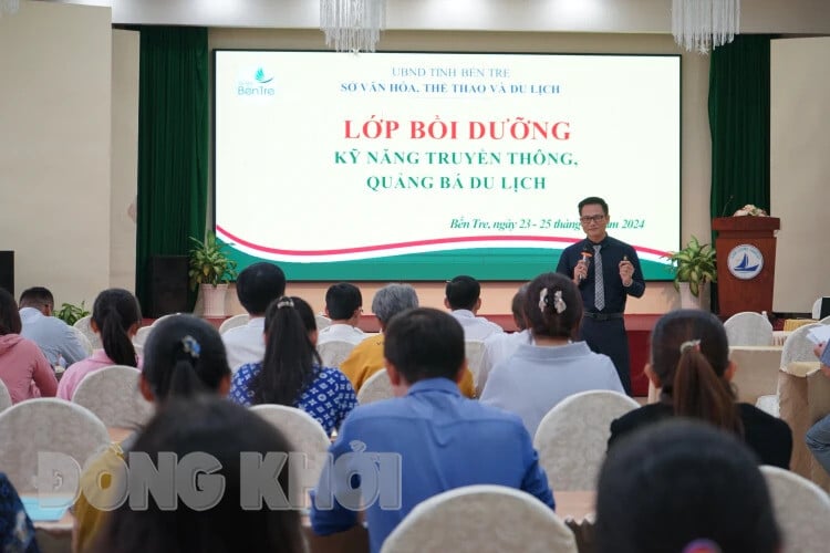 Học viên tham dự lớp tập huấn về truyền thông quảng bá du lịch. Ảnh: Thanh Đồng