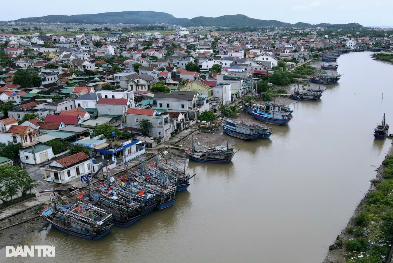 Miền Trung lên dây cót ứng phó áp thấp nhiệt đới sắp mạnh thành bão - 2