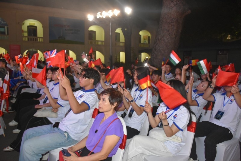 120 thanh niên, sinh viên kiều bào trải nghiệm văn hóa và tìm hiểu chủ quyền biển đảo Việt Nam