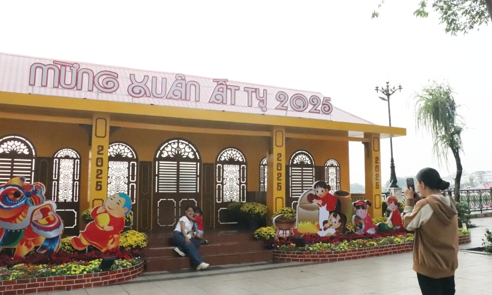 Khanh thanh cong trinh Tet 2025-3.JPG