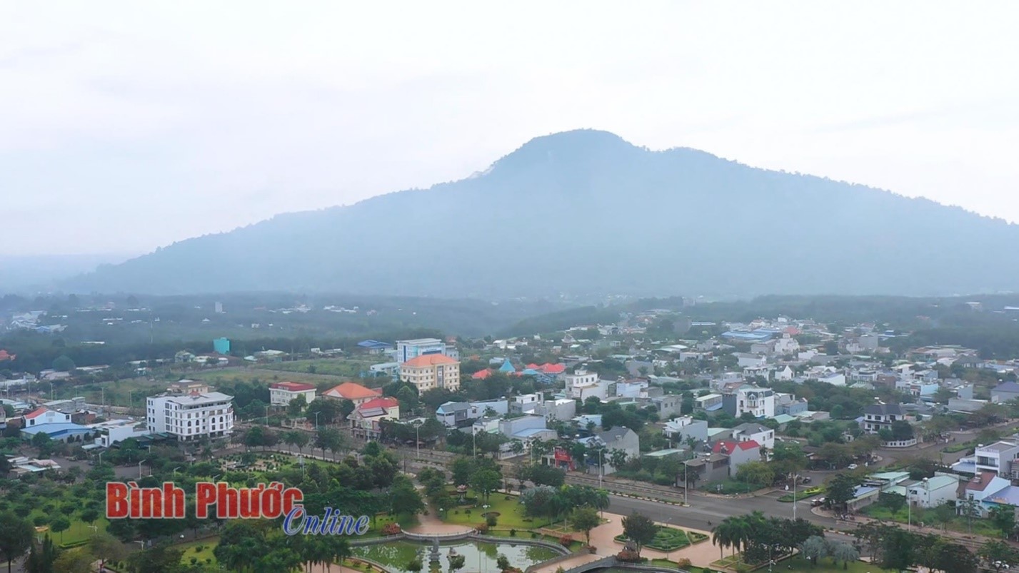 Para 2030, la ciudad de Phuoc Long se esfuerza por cumplir los criterios de un área urbana tipo III.