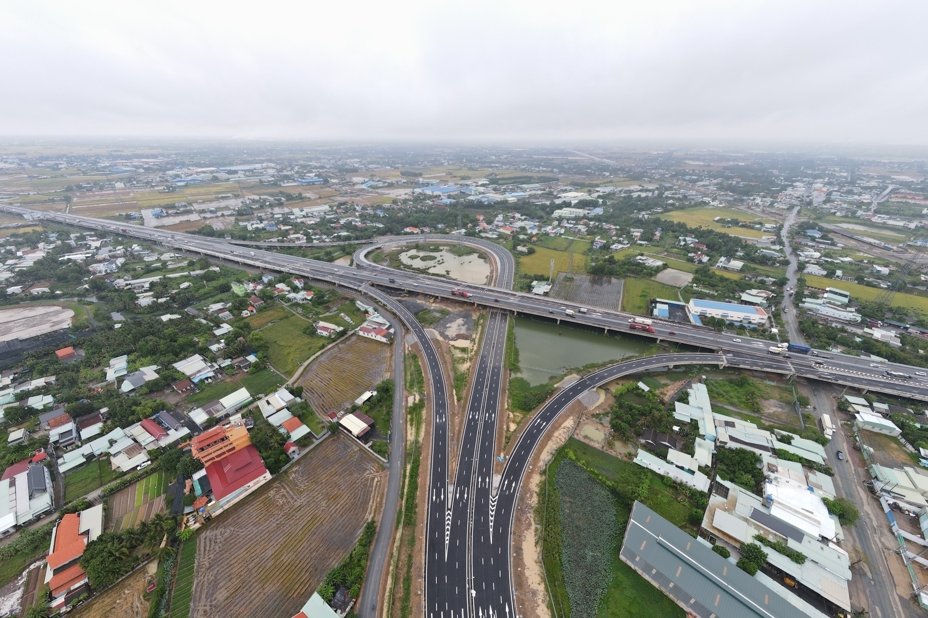 3,4km cao tốc Bến Lức - Long Thành sắp khai thác có diện mạo ra sao?